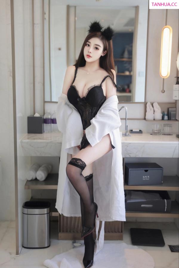 [XiuRen]高清写真图 2024.04.02 No.8327 王雅姗是我 新人美腿